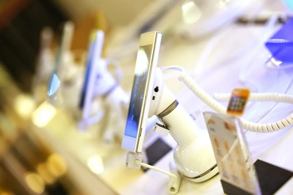 アンロック vs 中古電話:アマゾンで最もお買い得なのは?