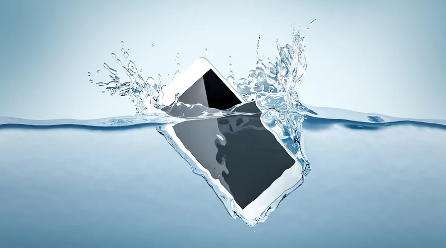 携帯電話が水に浸かってしまった。