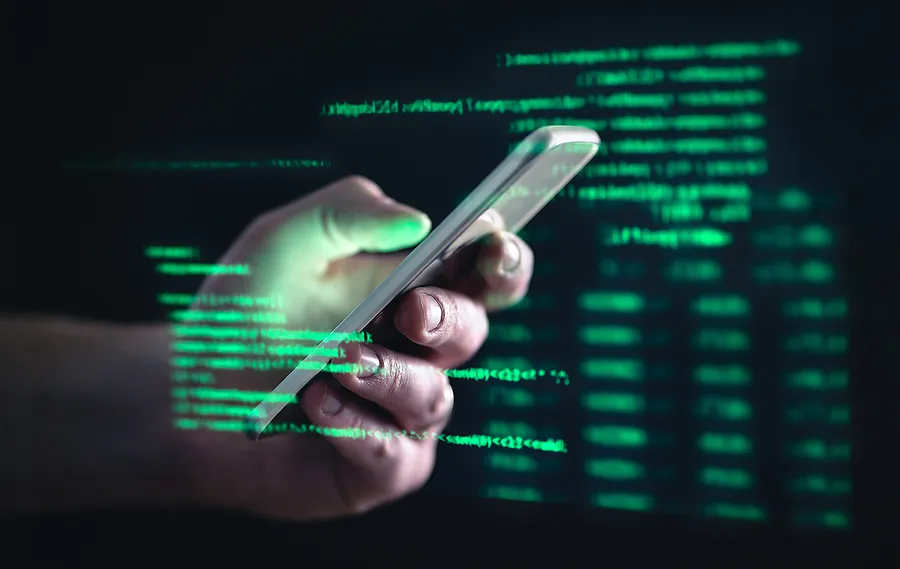 携帯電話からハッカーを削除する方法